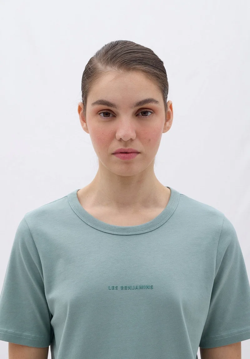 ليس بنجامنز تي شيرت عادي ٤٠٤